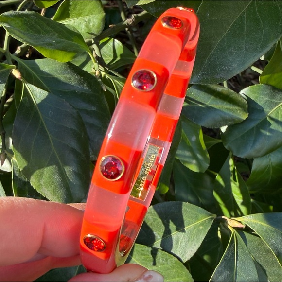 KATE SPADE NEW YORK CANDY STRIPE LUCITE BANGLE BRACELET VIVID RED RHINESTONES - Picture 3 of 16